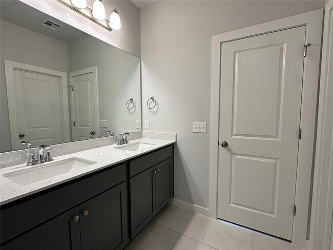 Building Photo - 17010 Lantana Loop