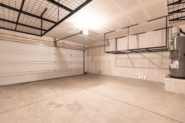 Building Photo - 2418 Bart Cv