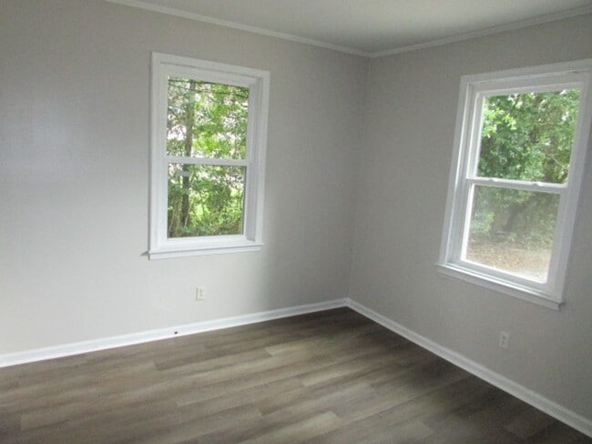 Building Photo - Close to Downtown Sumter