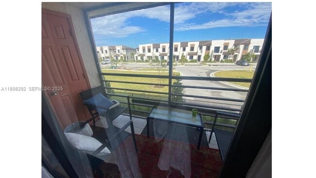 Building Photo - 911 NE 209th Terrace