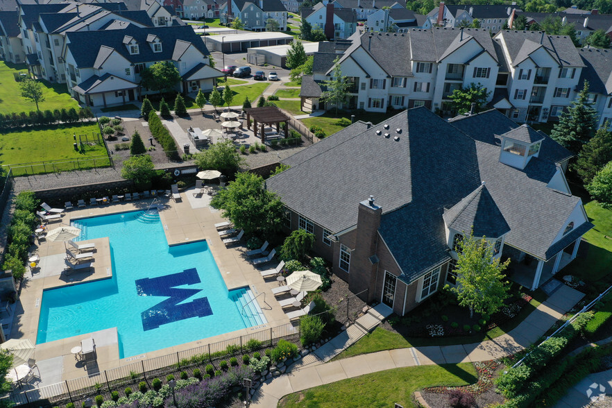 Swimming Pool & Clubhouse | The Villas at Main Street | Ann Arbor Apartments - The Villas at Main Street