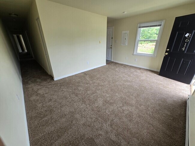 Building Photo - 3614 Lawson St