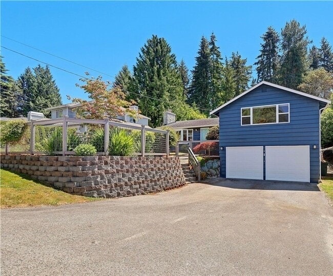 Building Photo - 4bd/2ba Edmonds Home