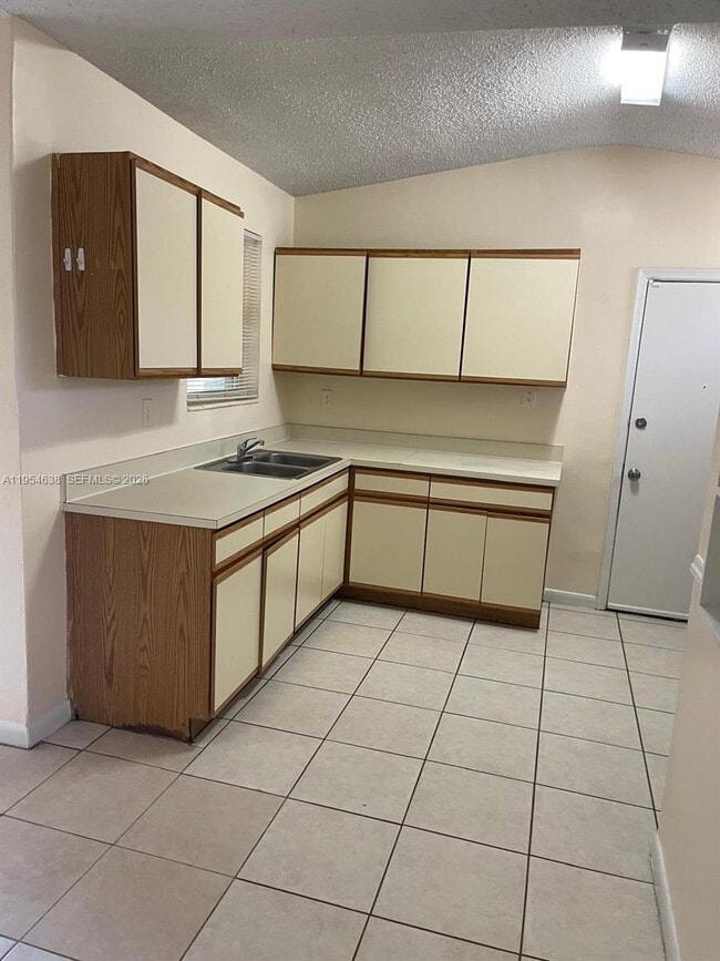 Building Photo - 7101 Park St