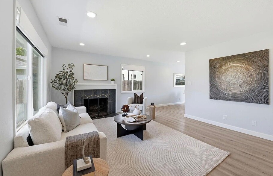 Building Photo - 36023 Pizarro Dr