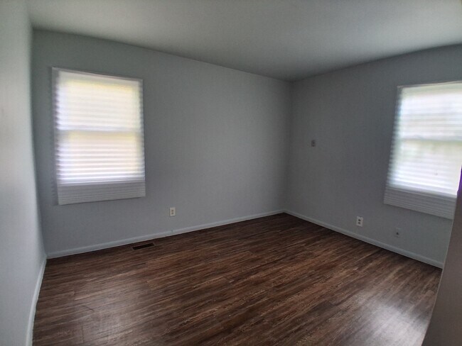 Building Photo - 1009 Glenwood-