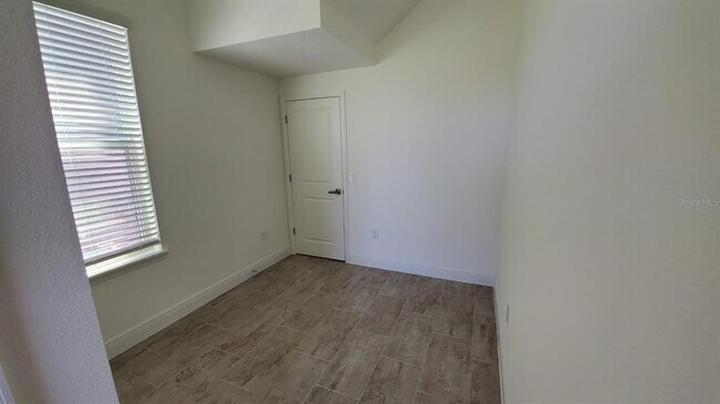 Building Photo - 9918 Summerlake Groves St