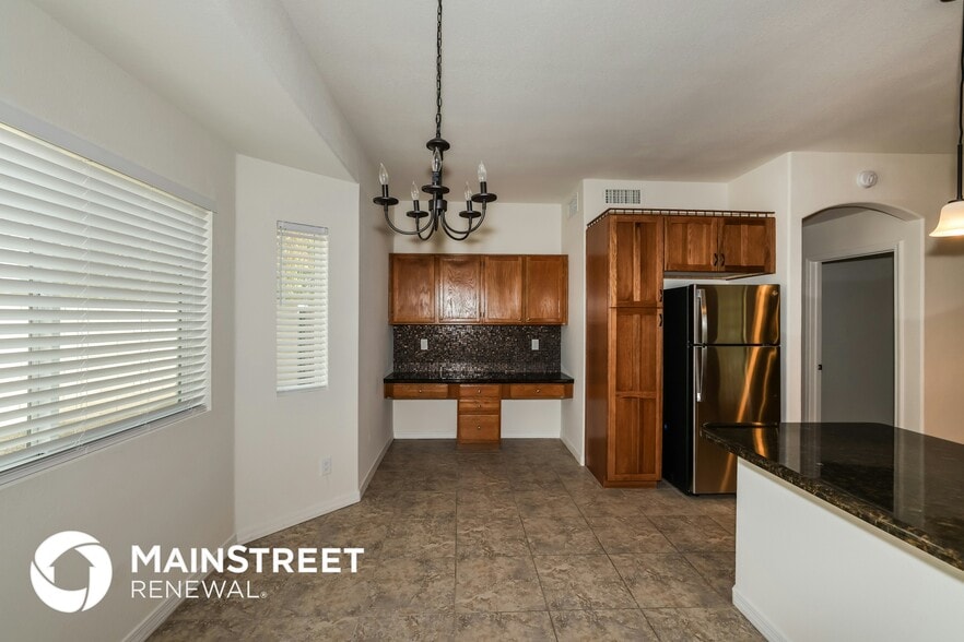 Building Photo - 5608 N 74th Dr