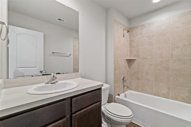 Building Photo - 2327 Pettingell Wy