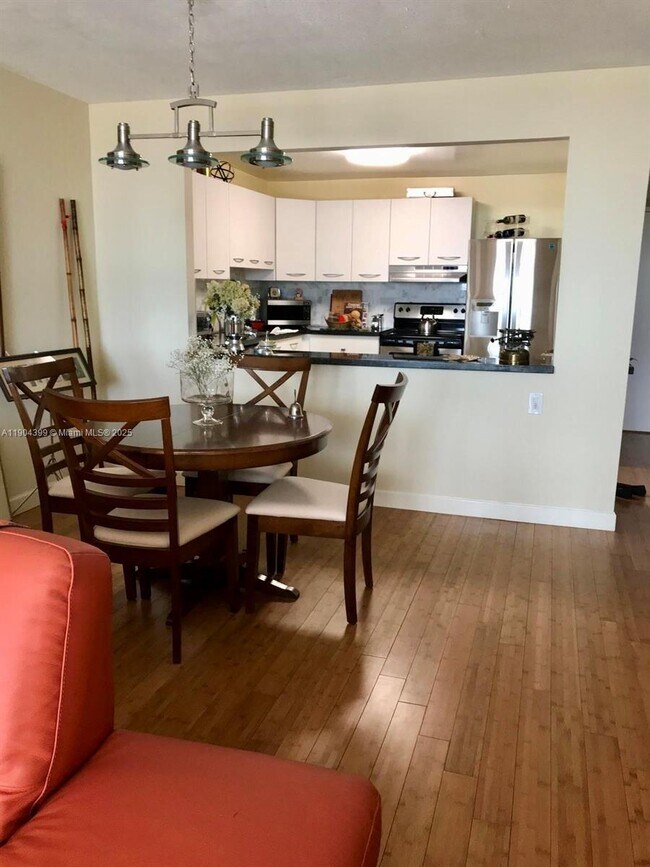 Building Photo - 18151 NE 31st Ct