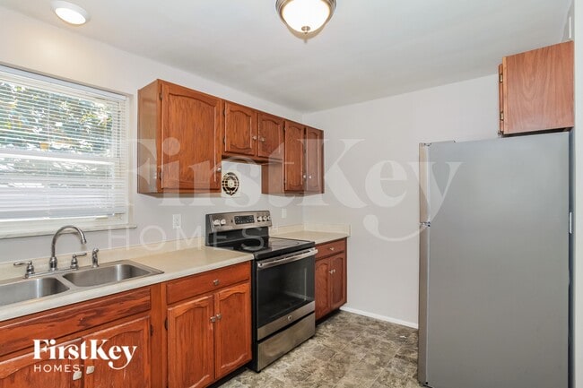 Building Photo - 9216 Maverick Dr