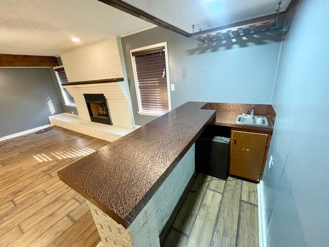 Building Photo - Spacious 4 bed 2 bath home for rent in Pearl!