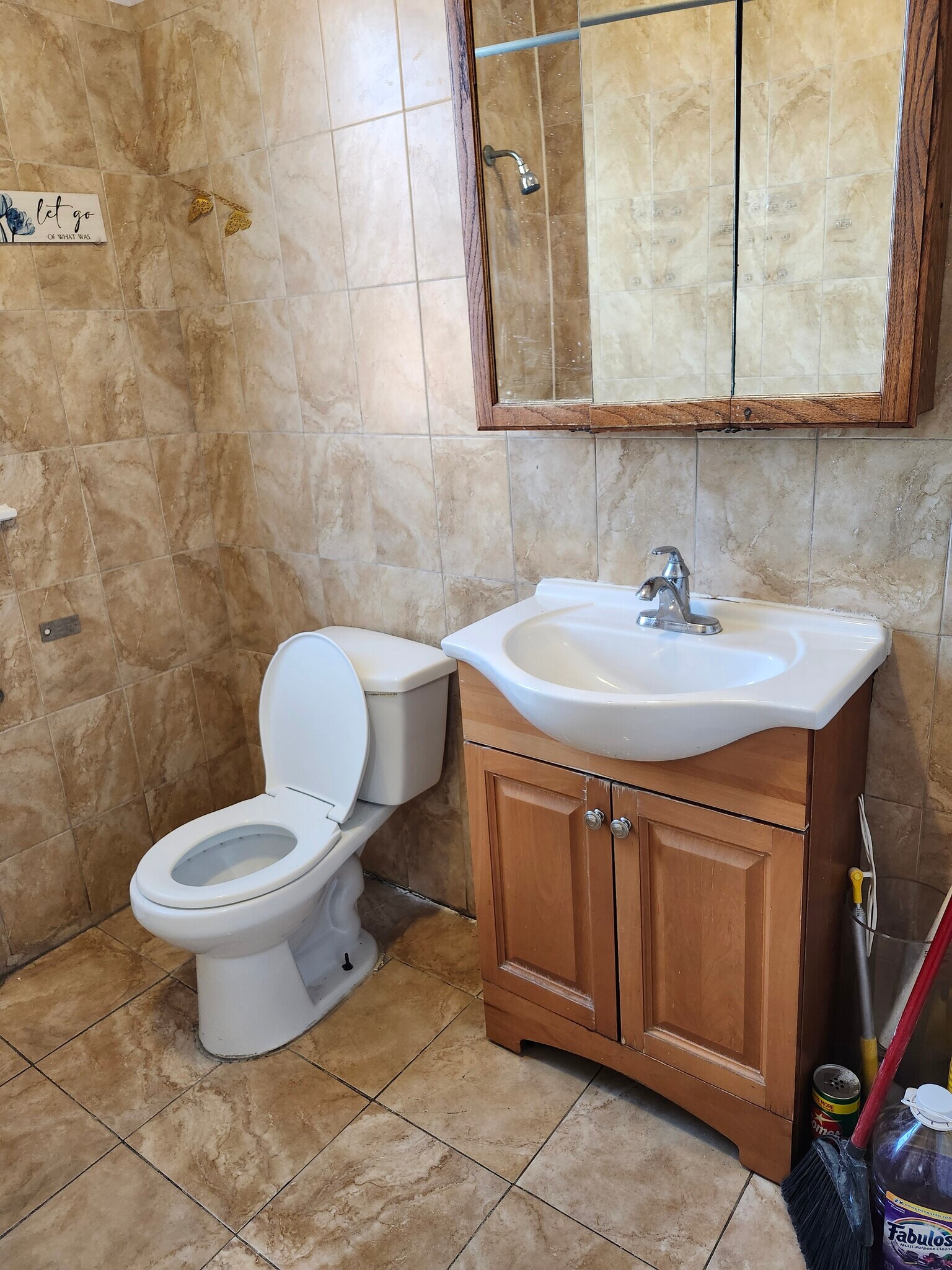 Bath - 70 Valentine St