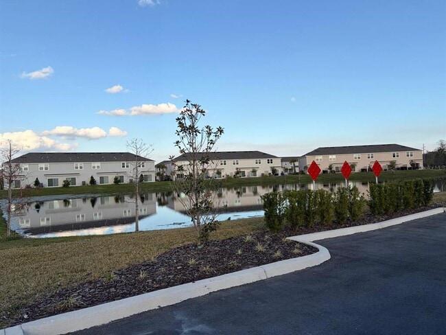 Building Photo - 2724 Skyline Lp