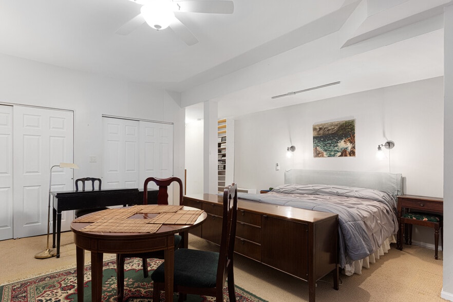 Building Photo - 3512 W Leland Ave