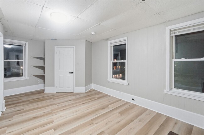 Building Photo - 168 Lunenburg St