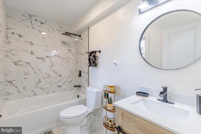 Building Photo - 4702 Meade St NE