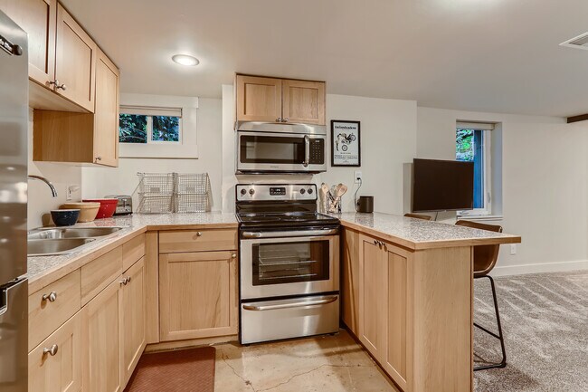 Building Photo - 1477 St Paul St