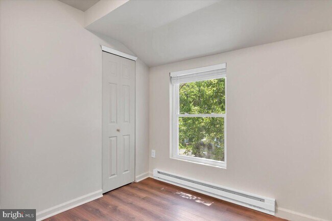 Building Photo - 11 Thistleton Rd