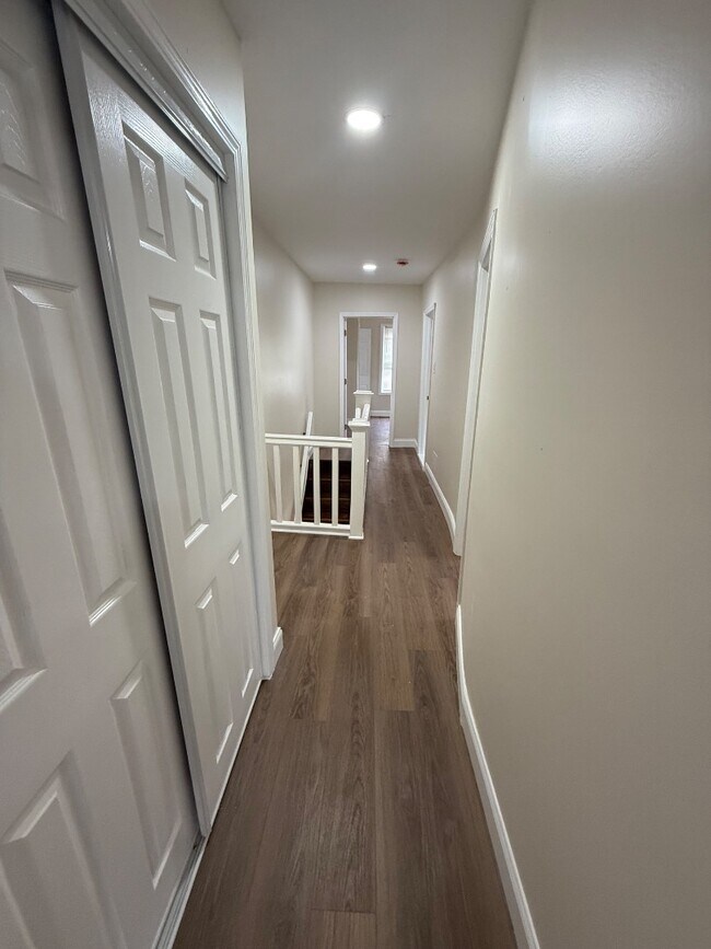 Building Photo - 2758 Mickle St