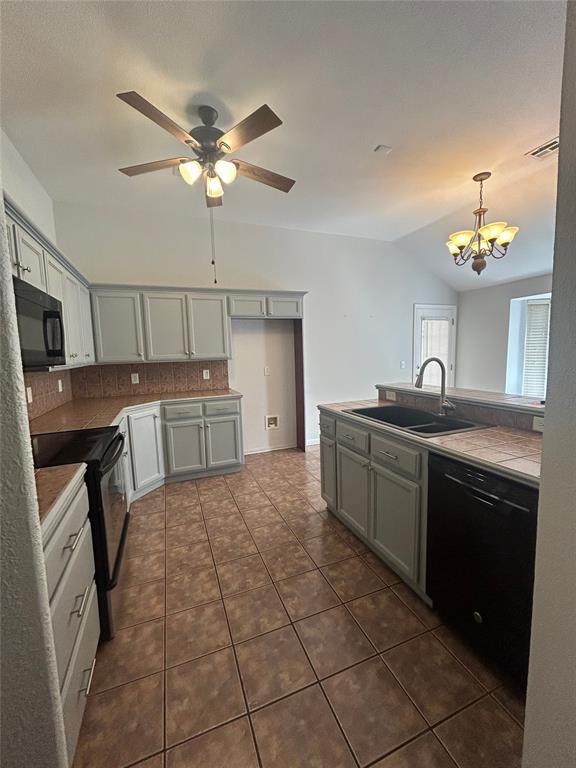 Building Photo - 1925 Olde School Rd