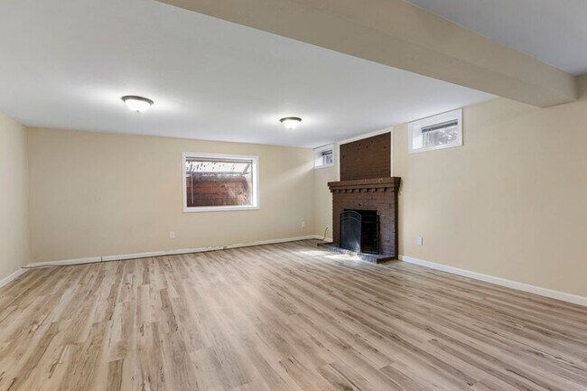 Building Photo - 4430 NE 78th Ave