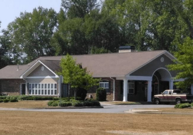 Building Photo - Waterford Estates