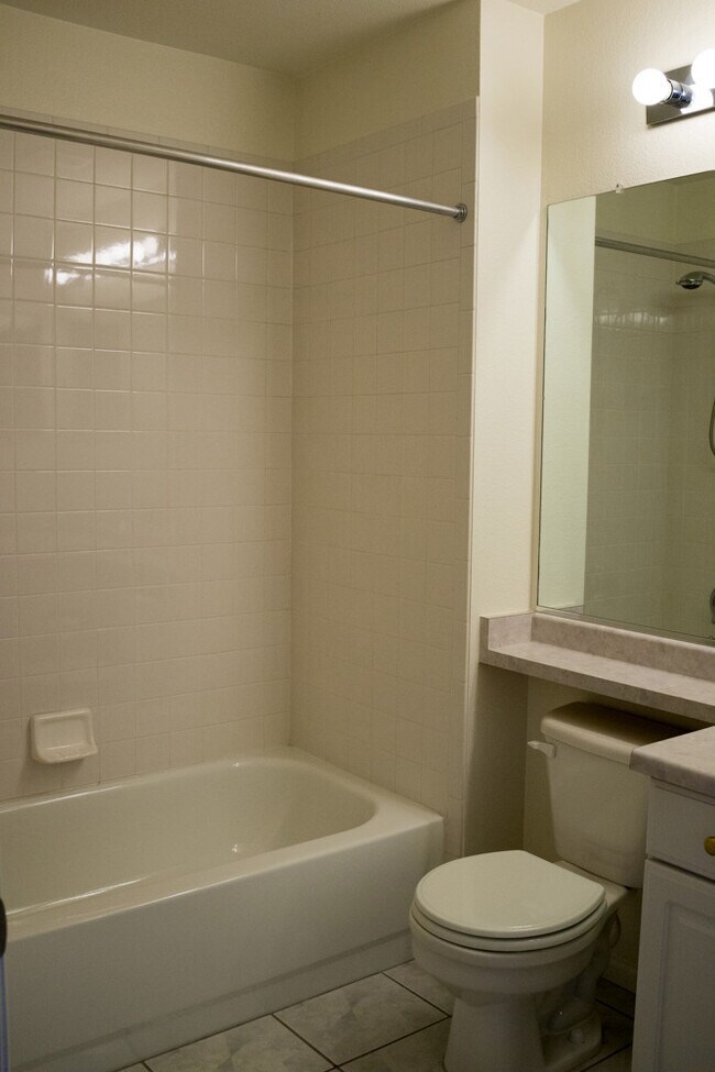 Building Photo - Evolve Real Estate: Available Immediately 3 Bedroom on a Huge Lot Facing Open Space! No Pets.