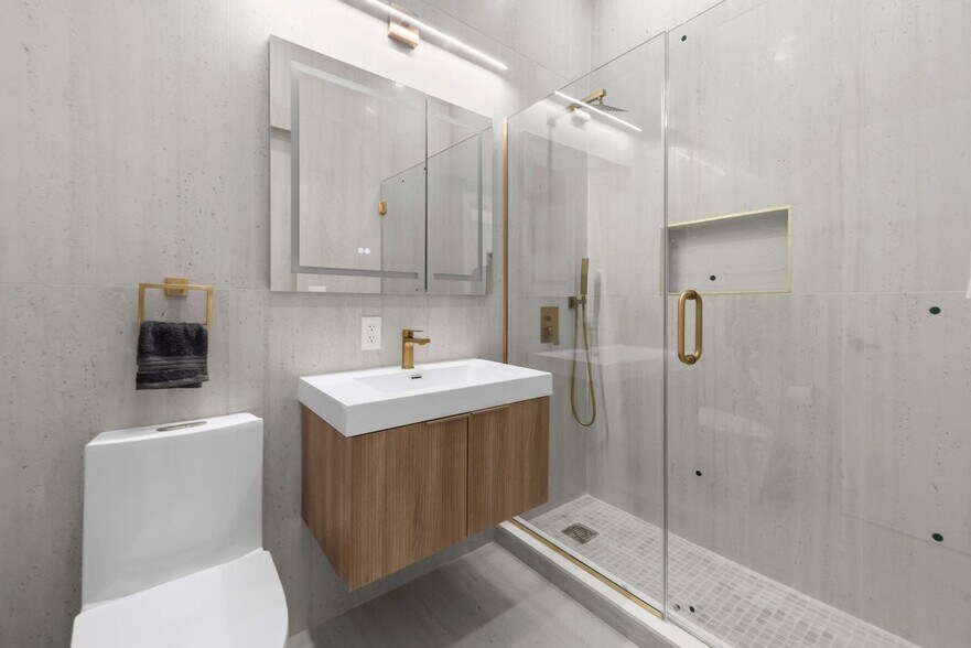 Building Photo - 19 St Marks Pl