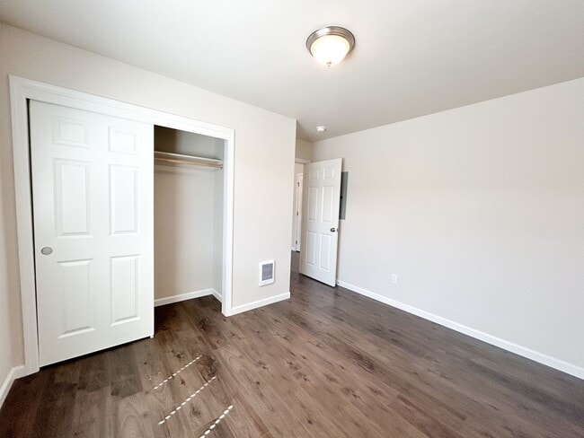 Building Photo - 3513 Chelsea St