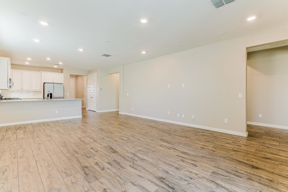 Building Photo - 289 W Tamarack Dr