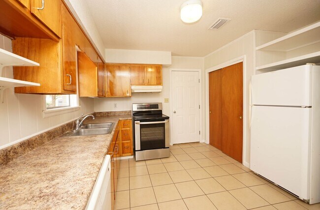 Building Photo - 260 Glenview Ave