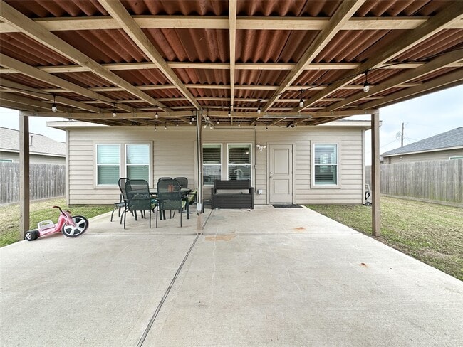 Building Photo - 727 Rd 5105
