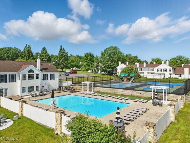 Building Photo - 6667 Hidden Lake Trail