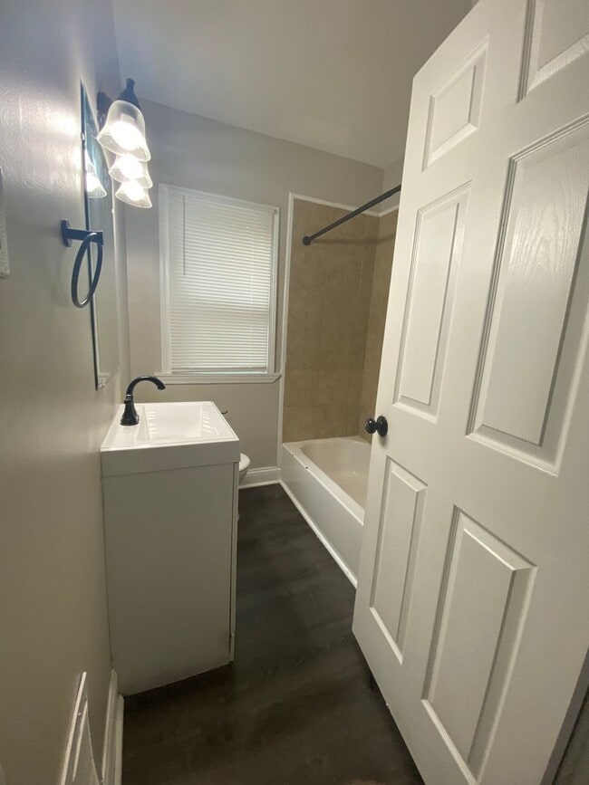 Building Photo - Renovated 4-Bedroom Home – We Welcome Sect...