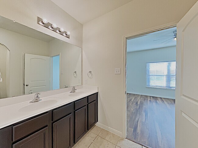 Building Photo - 6731 Sabinal