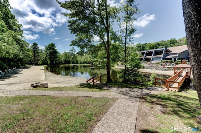 Building Photo - 355 Ledge Dr