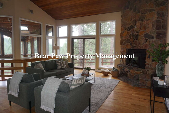 Building Photo - Beautiful Home in Genesee!