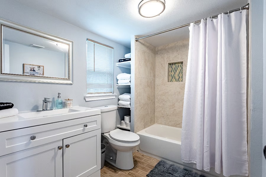 Building Photo - 3415 Shelby Ave