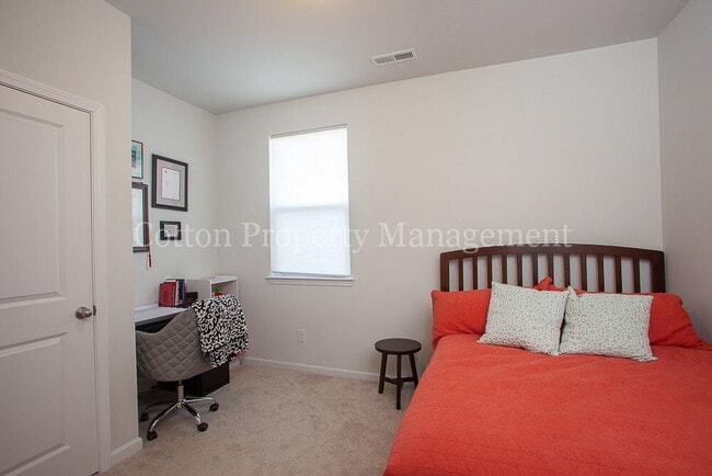 Building Photo - 142 Presley Ln