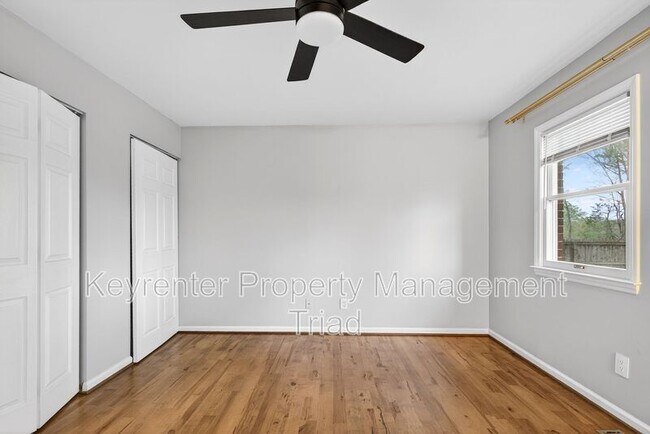 Building Photo - 2312 Bonnie Ln