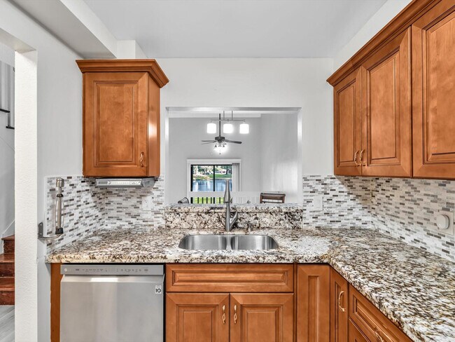 Building Photo - 4182 S Pine Island Rd