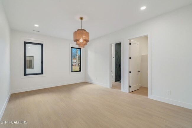 Building Photo - 7826 S Northshore Dr