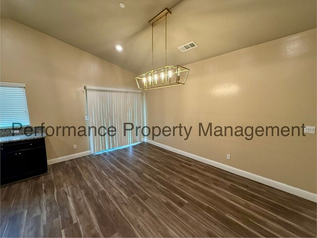 Building Photo - Charming 4 Bed/2 Bath SW Home w/ Solar & $0 Deposit Option