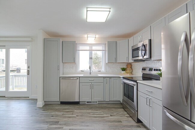 Building Photo - 80 Broadway