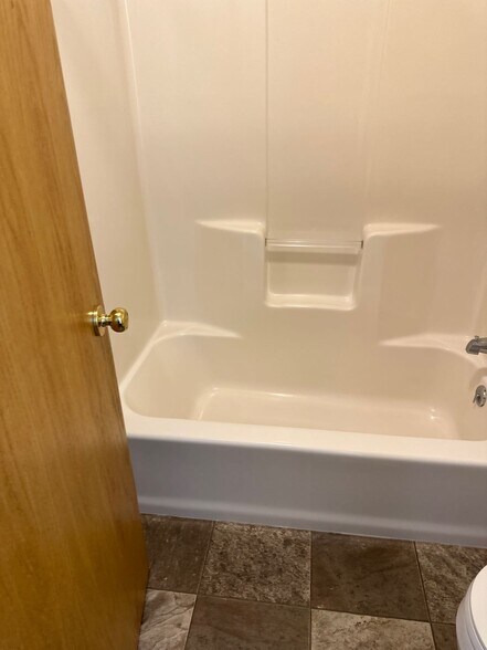 Building Photo - 210 10th St W