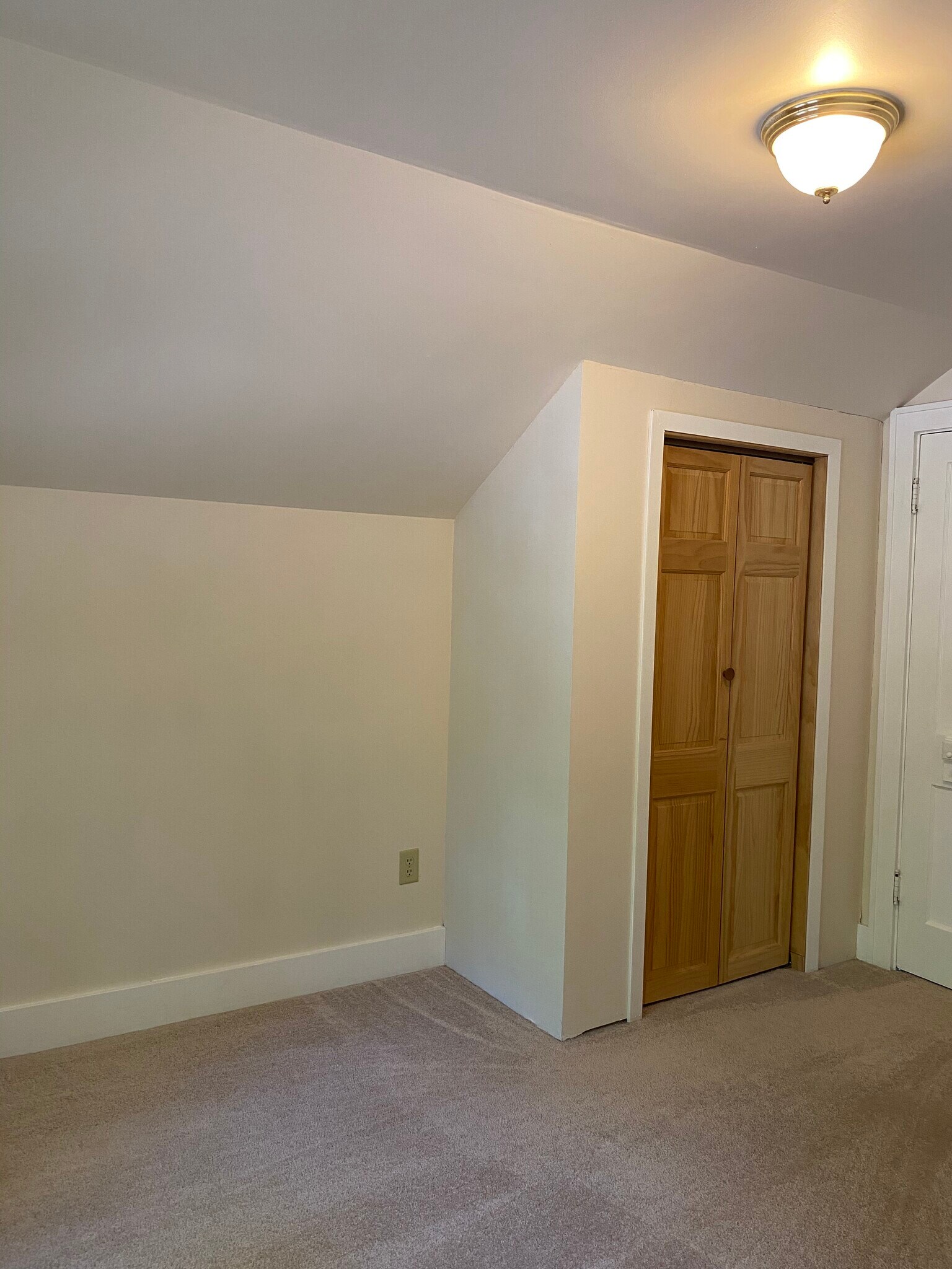 Bedroom - 1470 Sheldon St