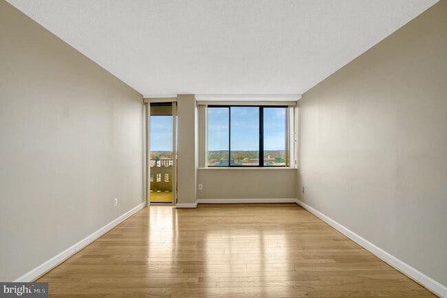 Building Photo - 6301 Stevenson Ave