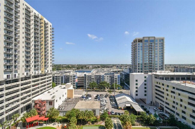 Building Photo - 1208 E Kennedy Blvd