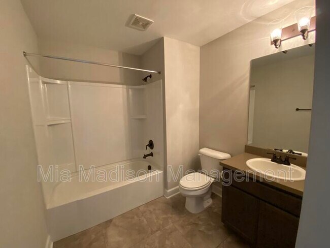Building Photo - 54 Misty Marsh Dr